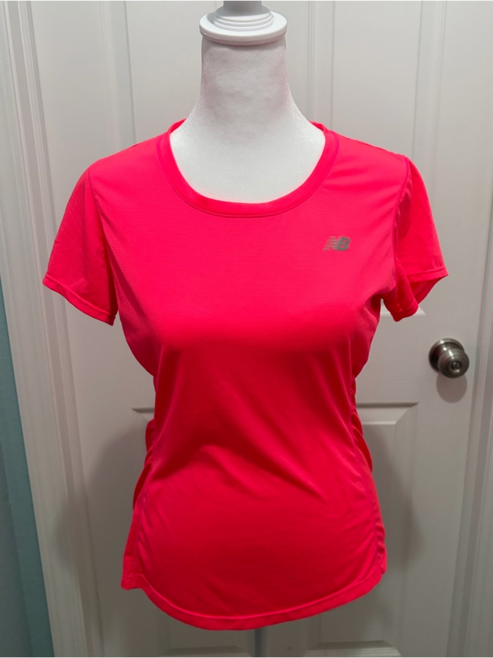 New Balance Bright Pink Ruched Dri-FIT Workout Top – Women’s Small